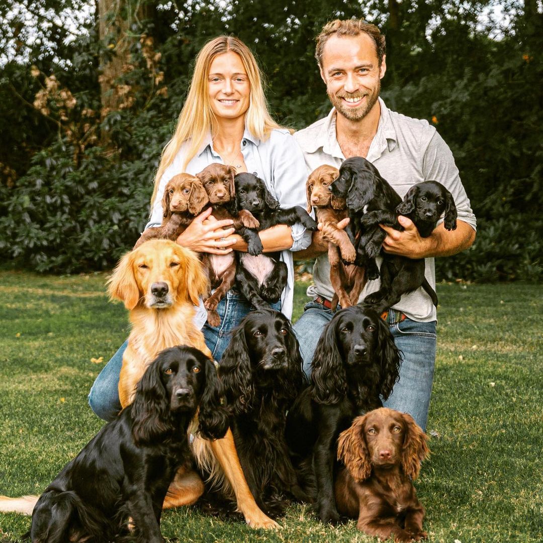 James Middleton and his fiancée, Alizee Thevenet, with their dogs ©Photo: James Middleton's Instagram account, jmidy